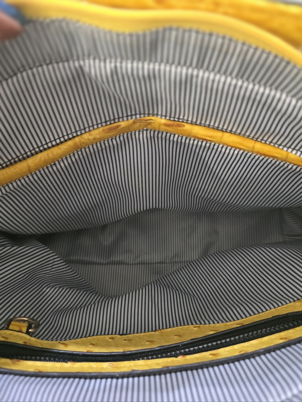 Yellow Purse with Ostrich Like Design. Two Side Pockets on the Front. - Picture 3 of 7